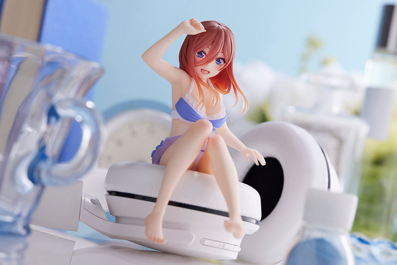 Taito Aqua Float Girls Miku Nakano - The Quintessential Quintuplets Prize Figure