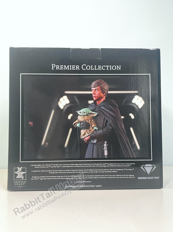 DIAMOND SELECT TOYS Premier Collection Luke Skywalker & Grogu 1/7 Scale Limited Edition Statue - Star Wars Scale Figure